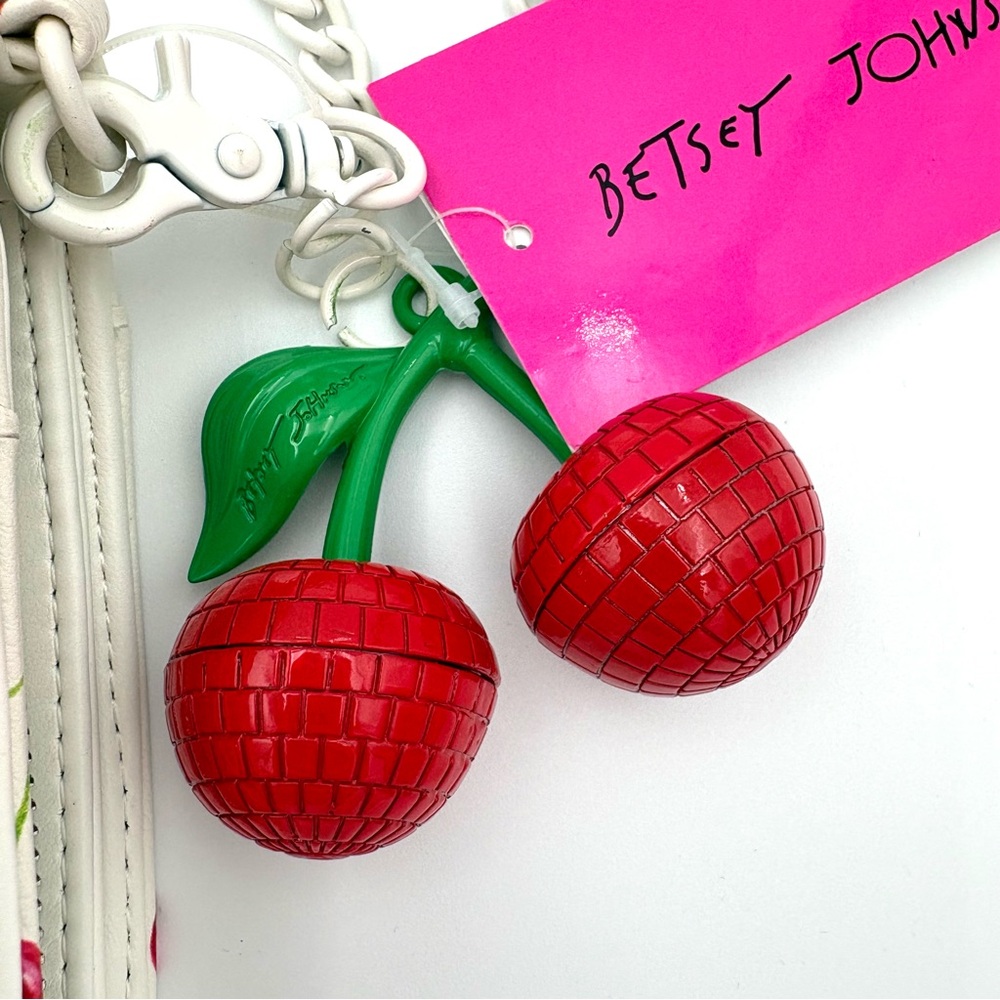 🍒 Betsey Johnson Cherry On Top Wallet-on-Chain Crossbody • Cream • NWT - Picture 3 of 12